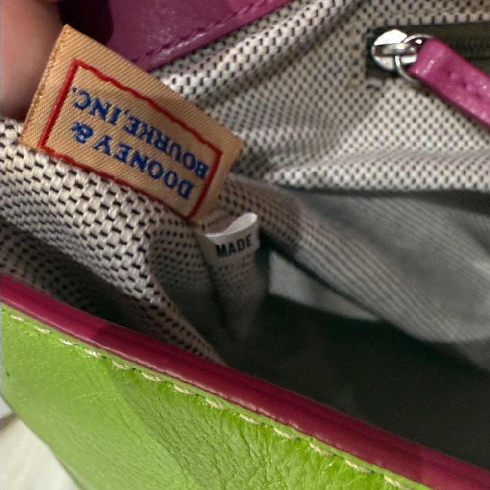 Vintage Rare Dooney & Bourke Vibrant Green and Pink Heart Buckle Shoulder Bag - Picture 12 of 15